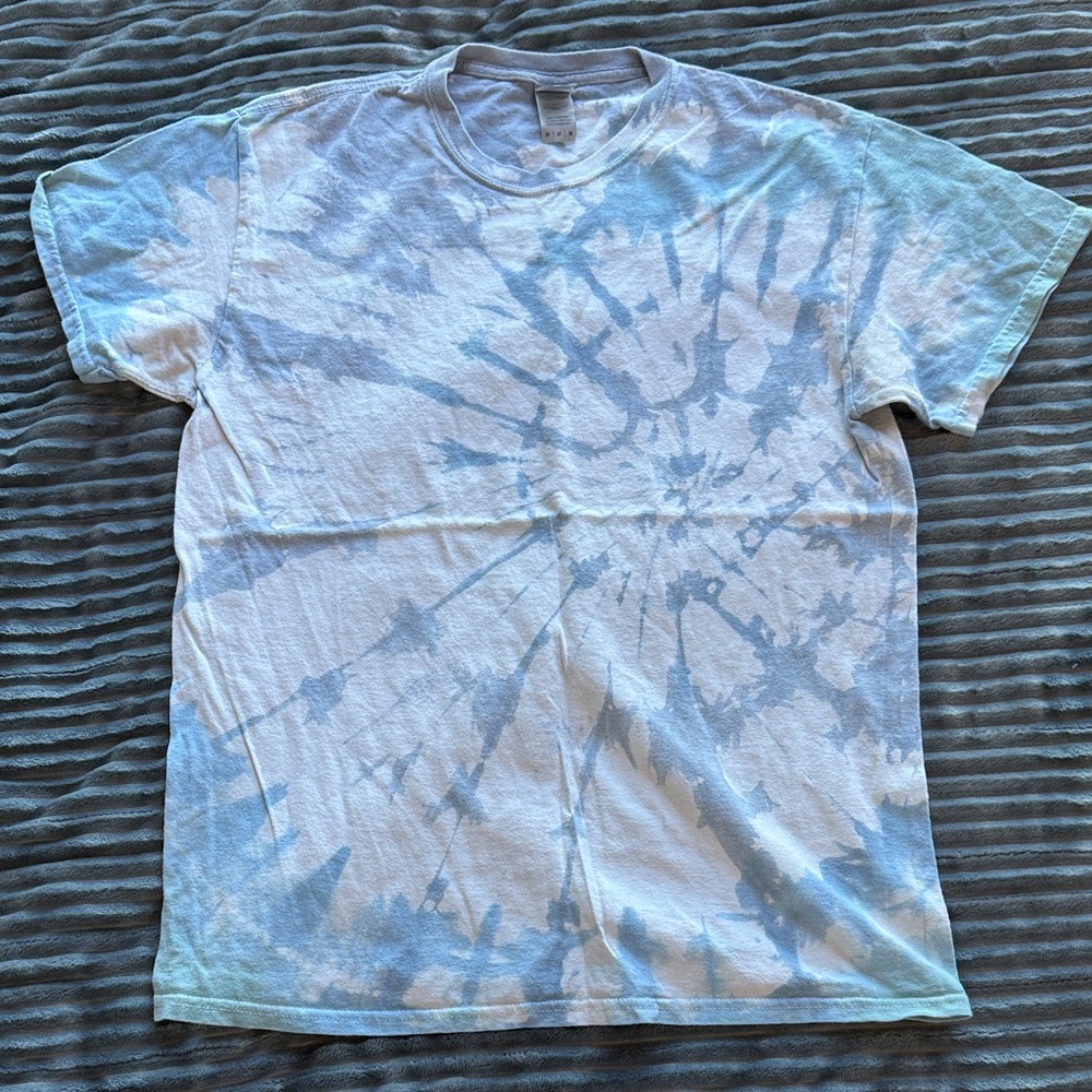 Gildan Sky Blue Tie-Dye Shirt